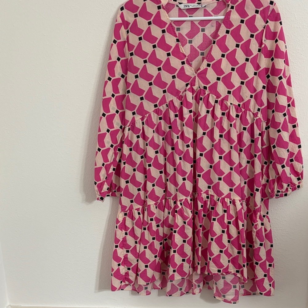 Zara Pink Geometric Tiered Dress with Black Accents